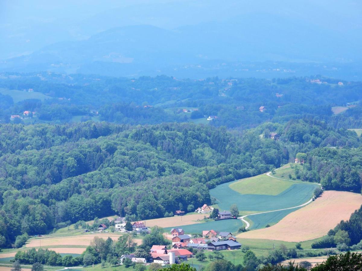 Gaestezimmer Klopfer Sankt Johann im Saggautal エクステリア 写真
