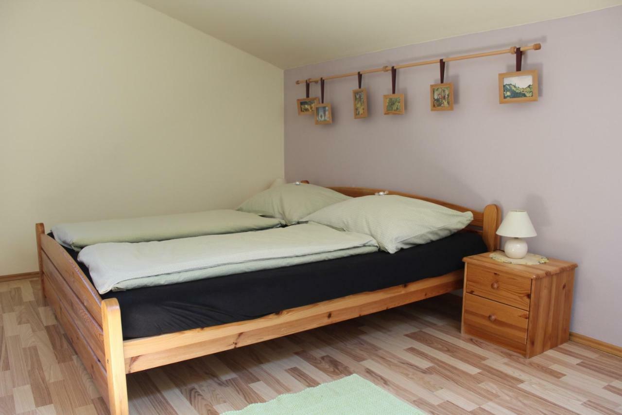 Gaestezimmer Klopfer Sankt Johann im Saggautal エクステリア 写真