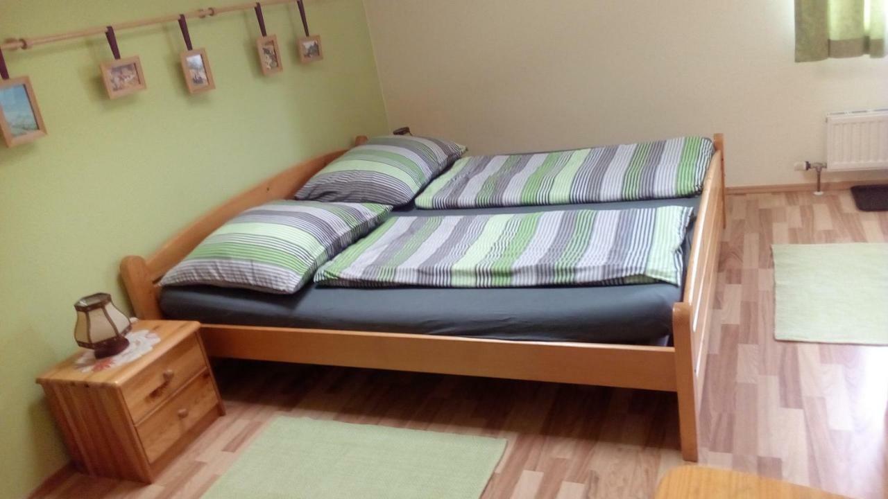 Gaestezimmer Klopfer Sankt Johann im Saggautal エクステリア 写真